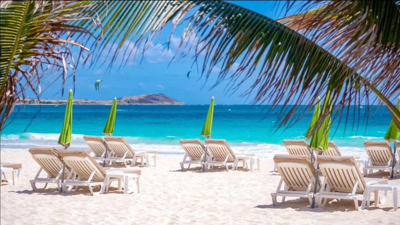 Top Floor Unit 520 Ft2 - 48 M2 With Stunning Dominant View On Ocean, St Barth, Orient Bay Cul de Sac ภายนอก รูปภาพ